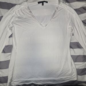 Wight Hpuse Black Market Women's White V-Neck Top